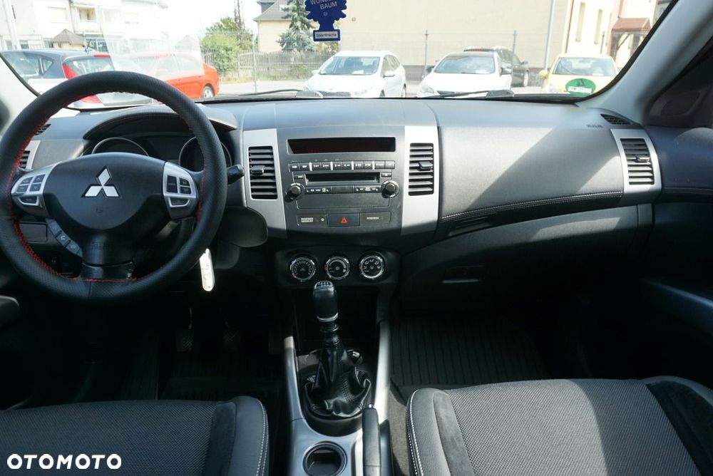 Mitsubishi Outlander - 18