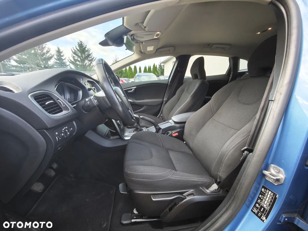 Volvo V40 D2 Linje You - 26