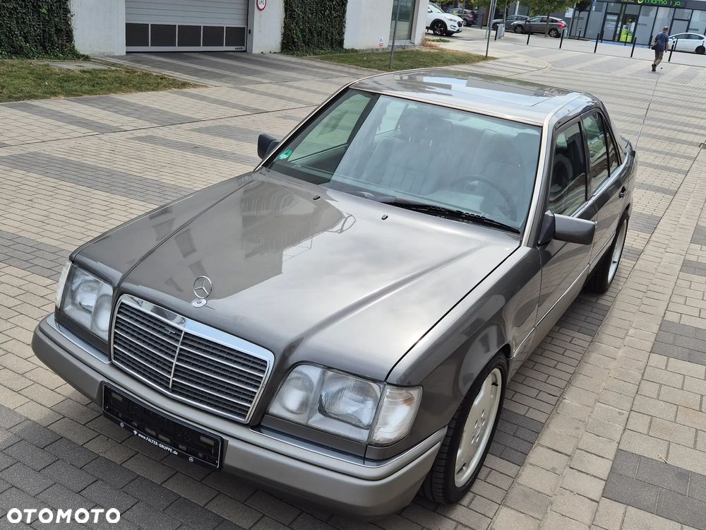 Mercedes-Benz W124 (1984-1993) - 12