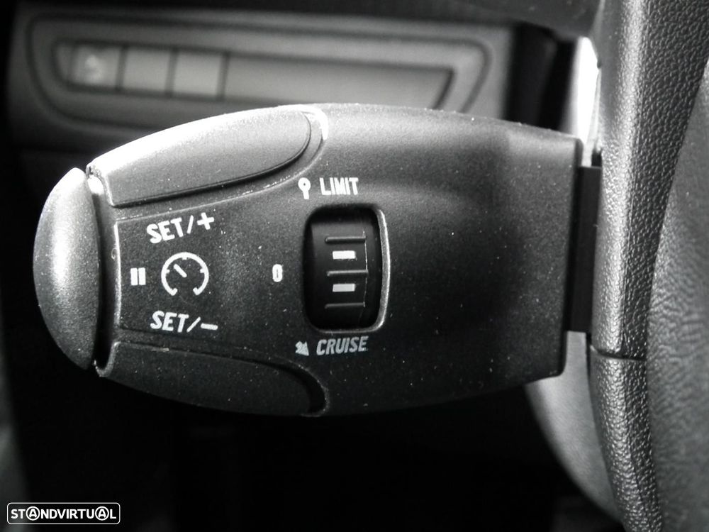 Peugeot 2008 1.6 BlueHDi Style - 27