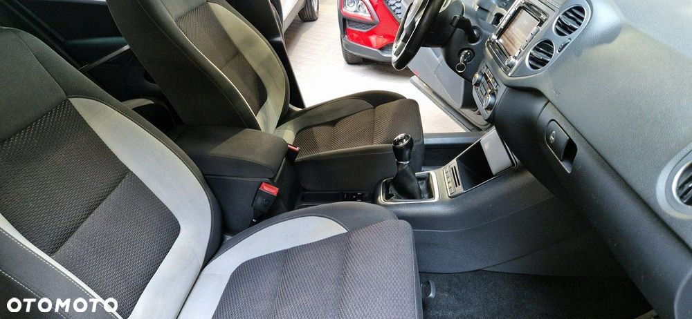 Volkswagen Tiguan - 24