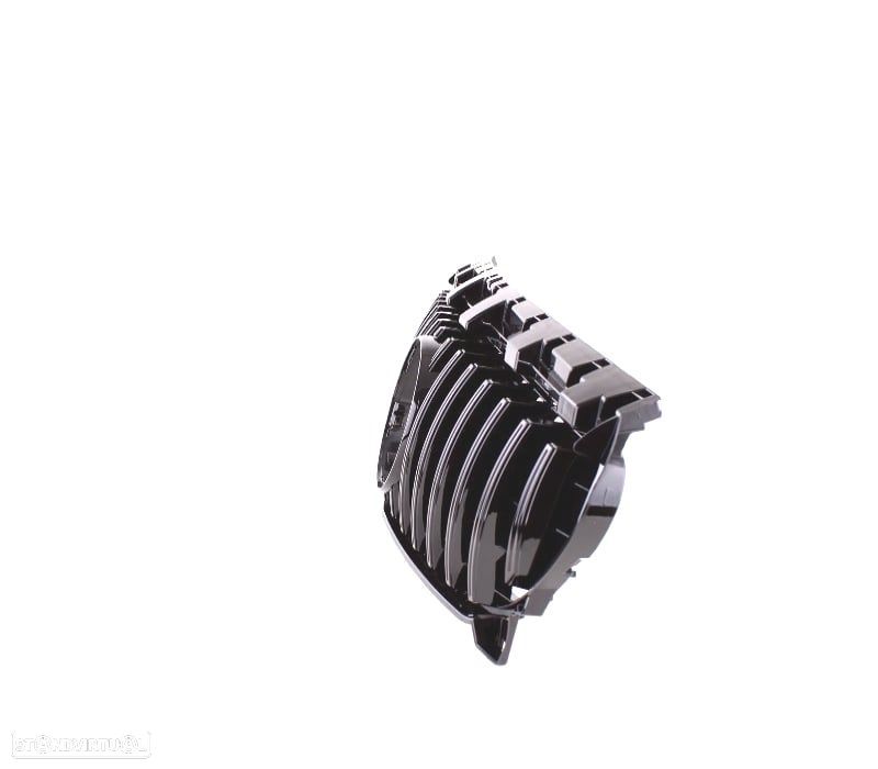 GRELHA FRONTAL MERCEDES CLA C117 16-19 LOOK AMG PRETO BRILHANTE - 3
