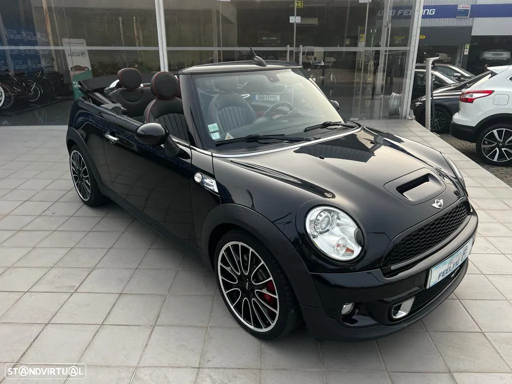 MINI Cabrio John Cooper Works - 15