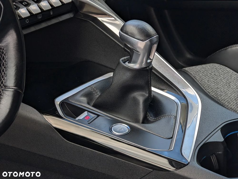 Peugeot 5008 2.0 BlueHDI Allure S&S - 30