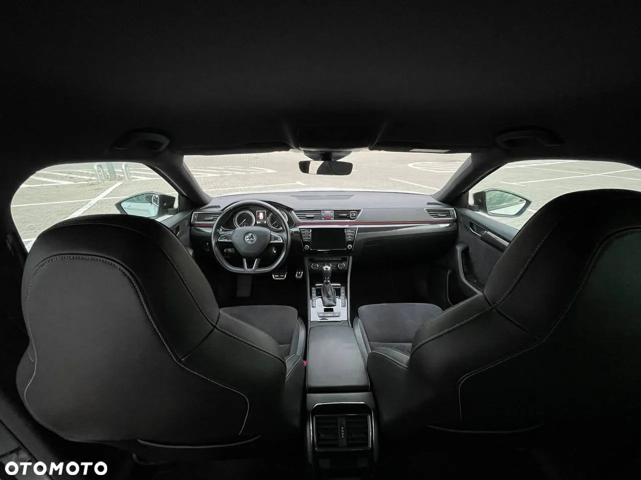 Skoda Superb Combi 2.0 TDI DSG Sportline - 15