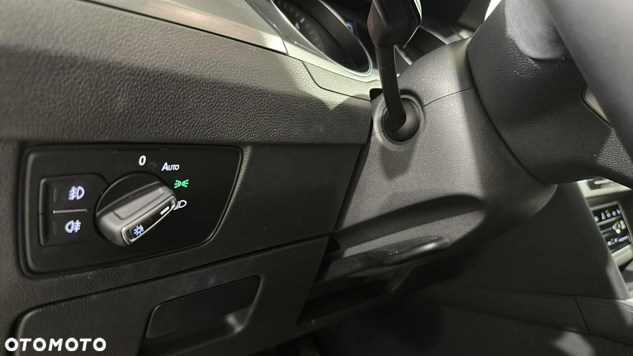 Volkswagen Passat - 24