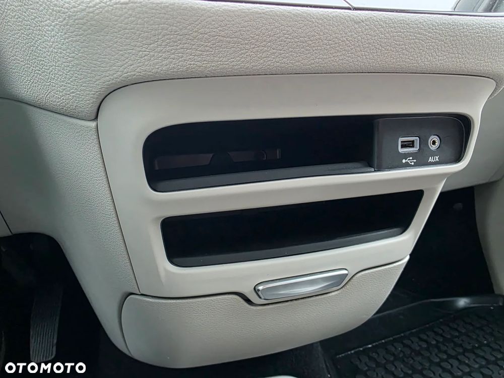Chrysler Pacifica - 28