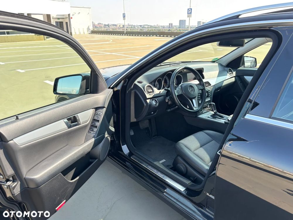 Mercedes-Benz Klasa C 180 BlueEFFICIENCY 7G-TRONIC Avantgarde - 14