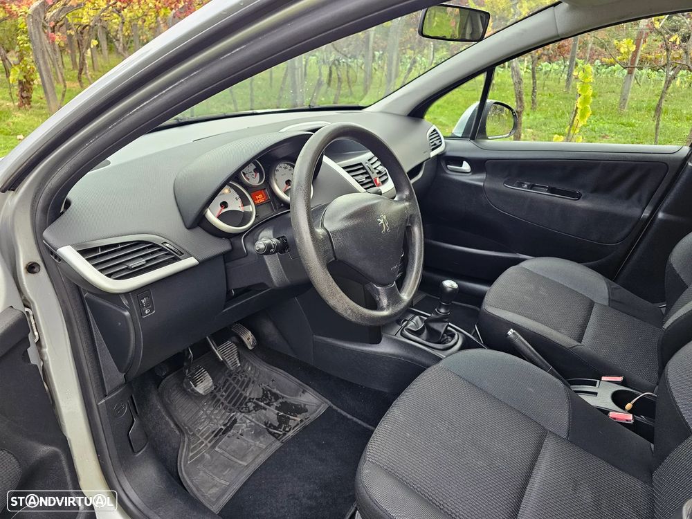 Peugeot 207 SW 1.4 Trendy - 7