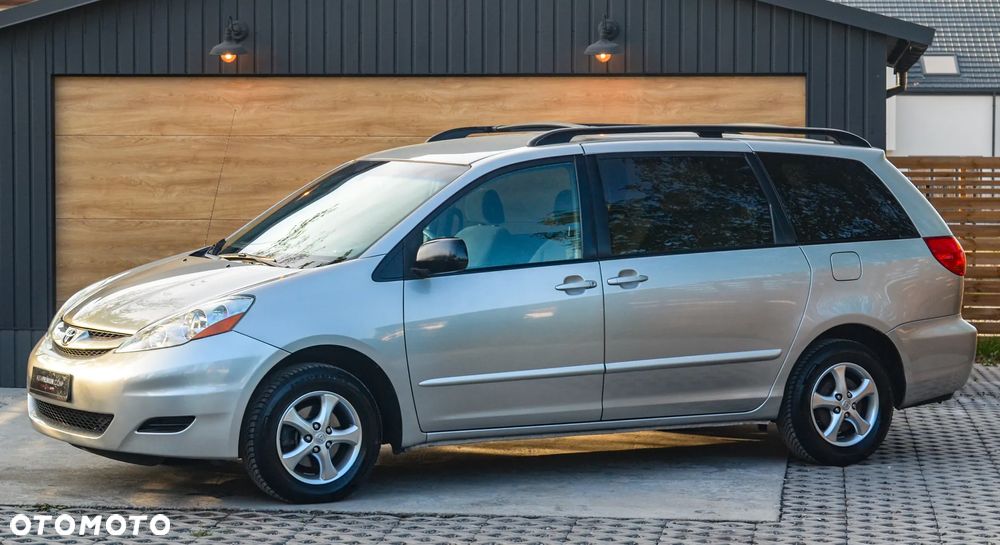 Toyota Sienna - 14