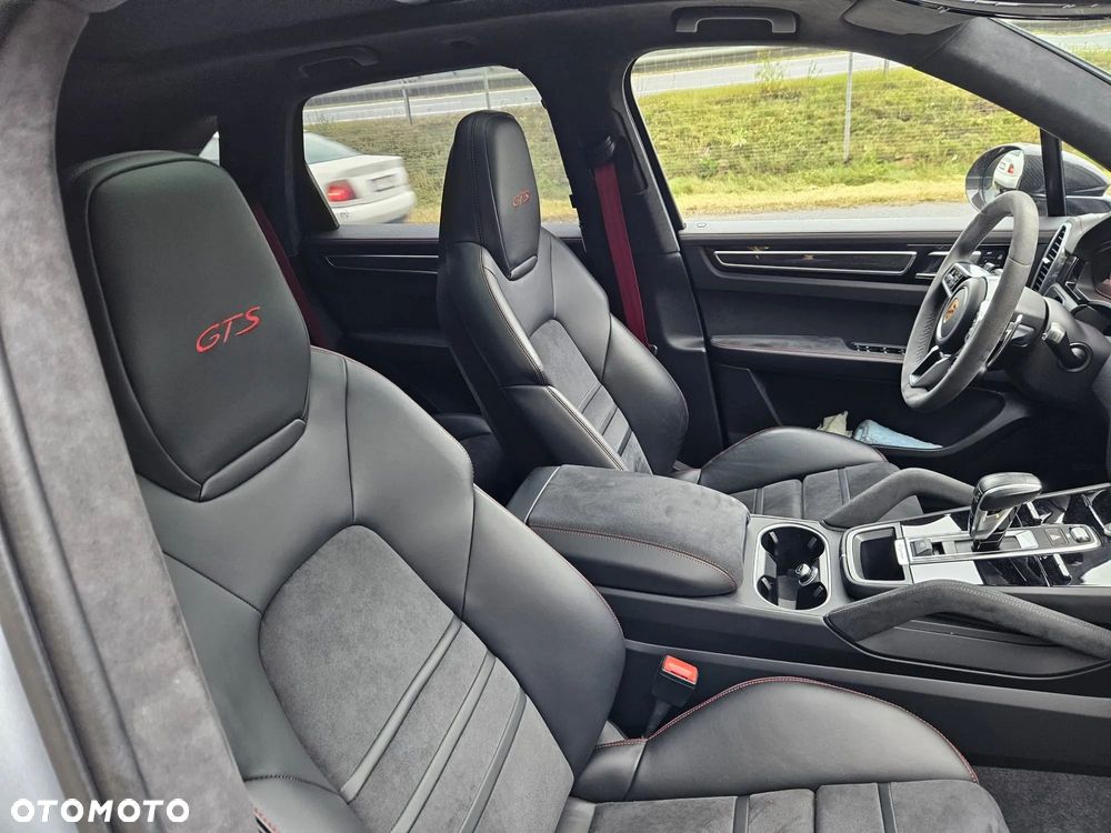 Porsche Cayenne GTS - 10