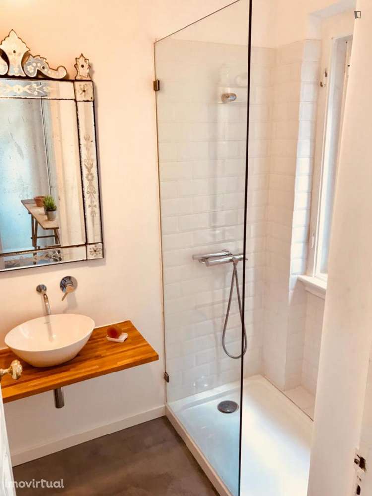 Quarto - localizado em Graça Lisbon - Grande imagem: 4/6