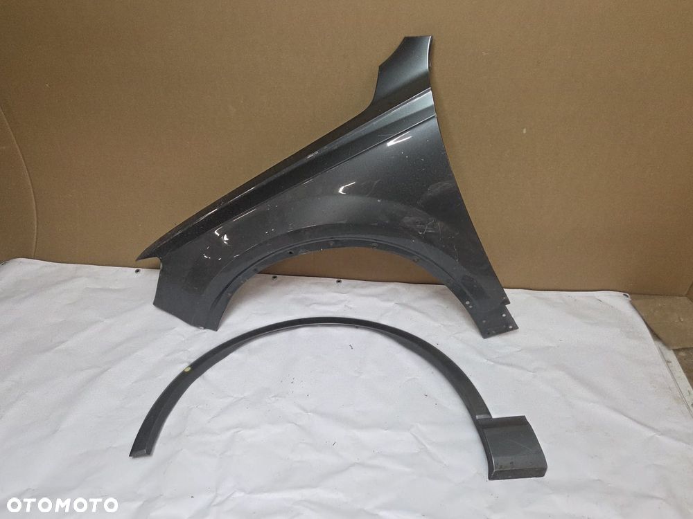 Błotnik prawy przód + listwa Audi Q7 4M0 - 15