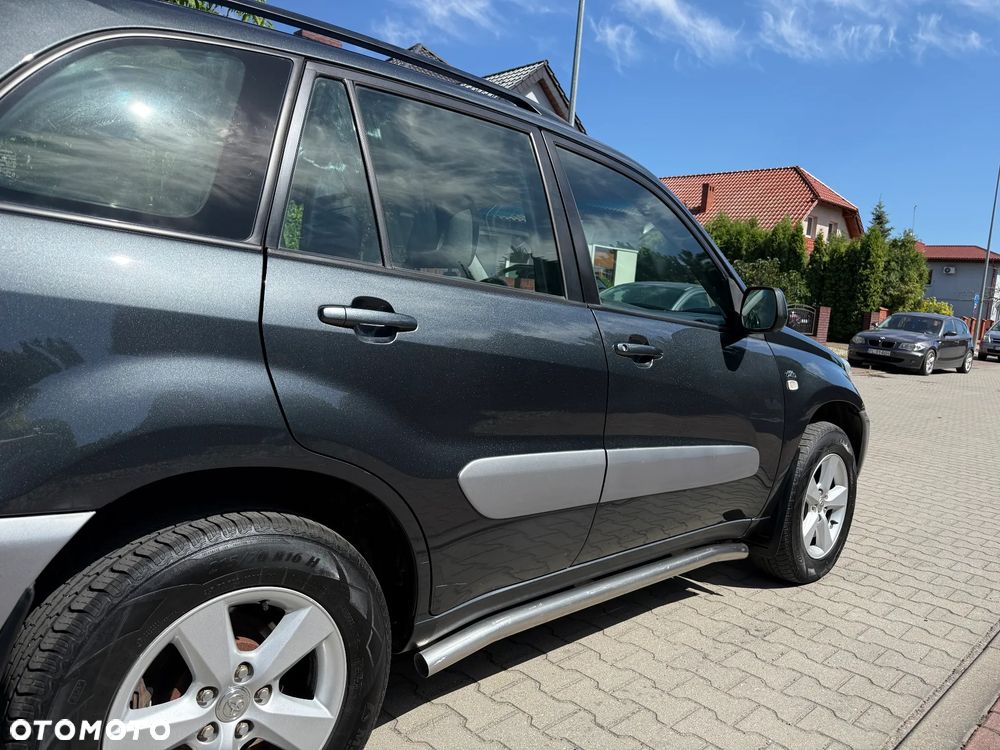 Toyota RAV4 D-4D 4x4 - 23