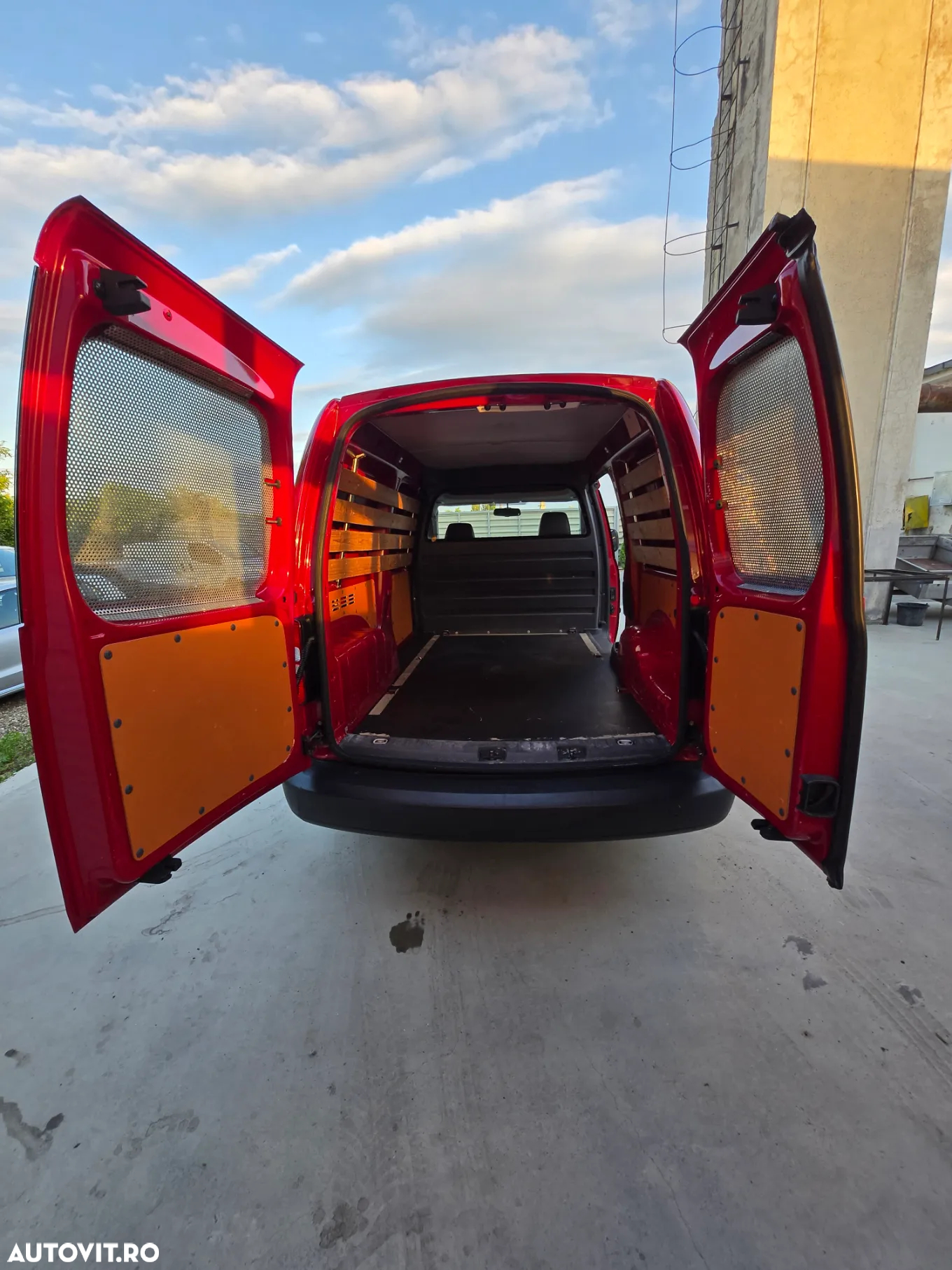 Volkswagen Caddy MAXI / CUTIE AUTOMATĂ / 2012 - 16