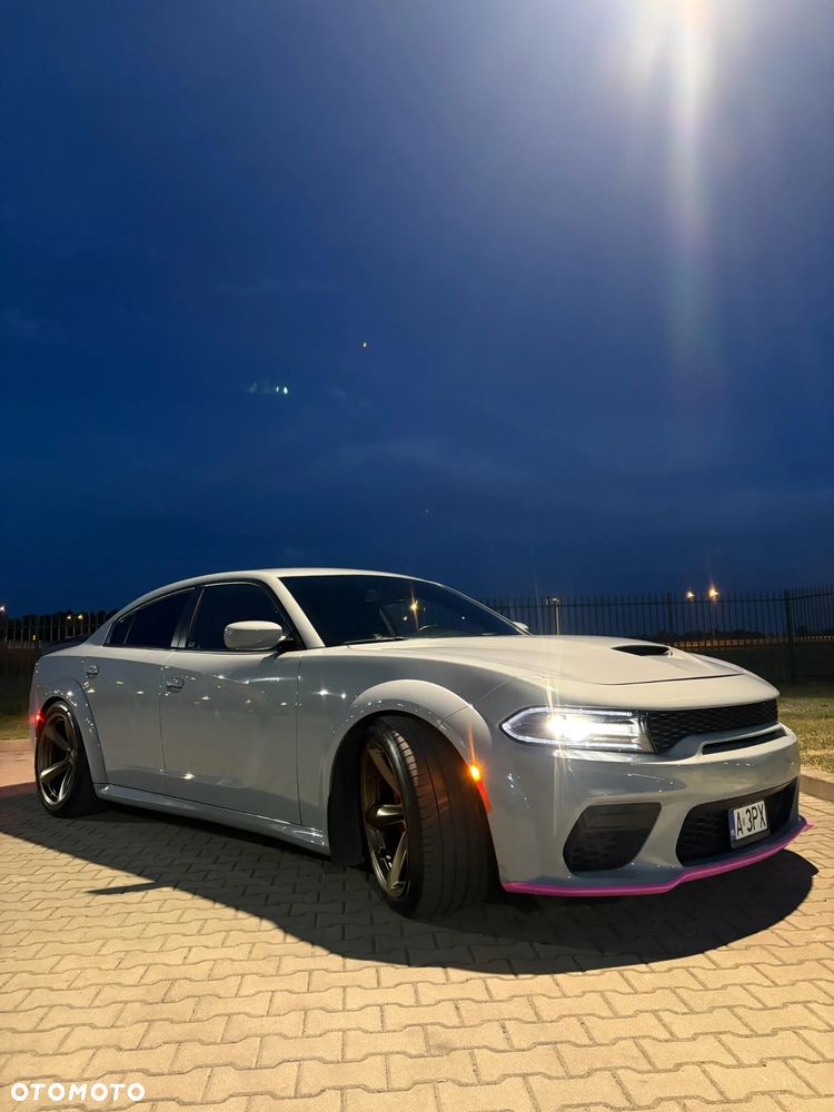 Dodge Charger 6.4 Scat Pack Widebody - 2