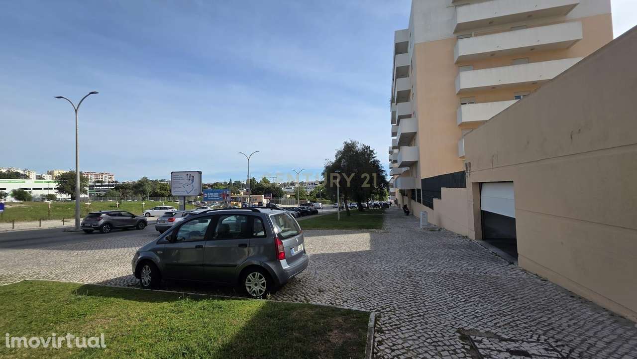 Exclusividade no Condomínio do Farol: A Única Fração com Vista Rio e - Grande imagem: 2/35