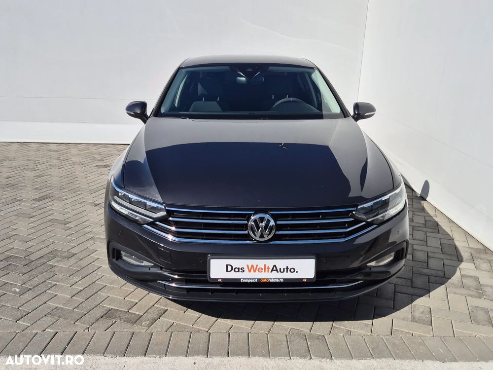 Volkswagen Passat - 8