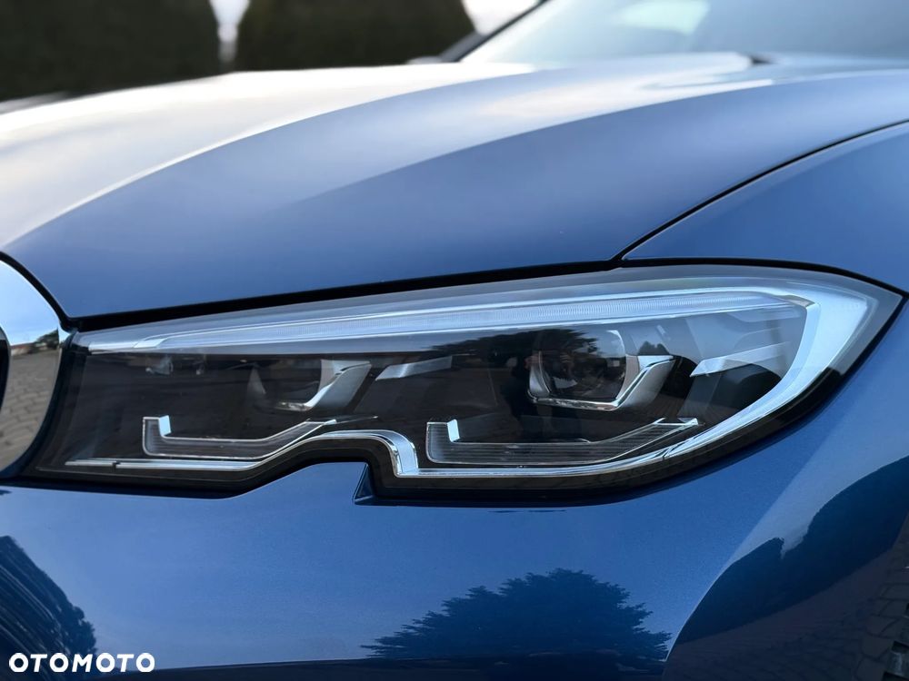 BMW Seria 3 320d xDrive Luxury Line sport - 39