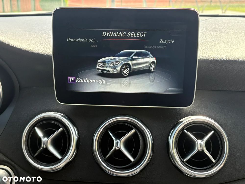 Mercedes-Benz GLA 180 7G-DCT AMG Line - 19