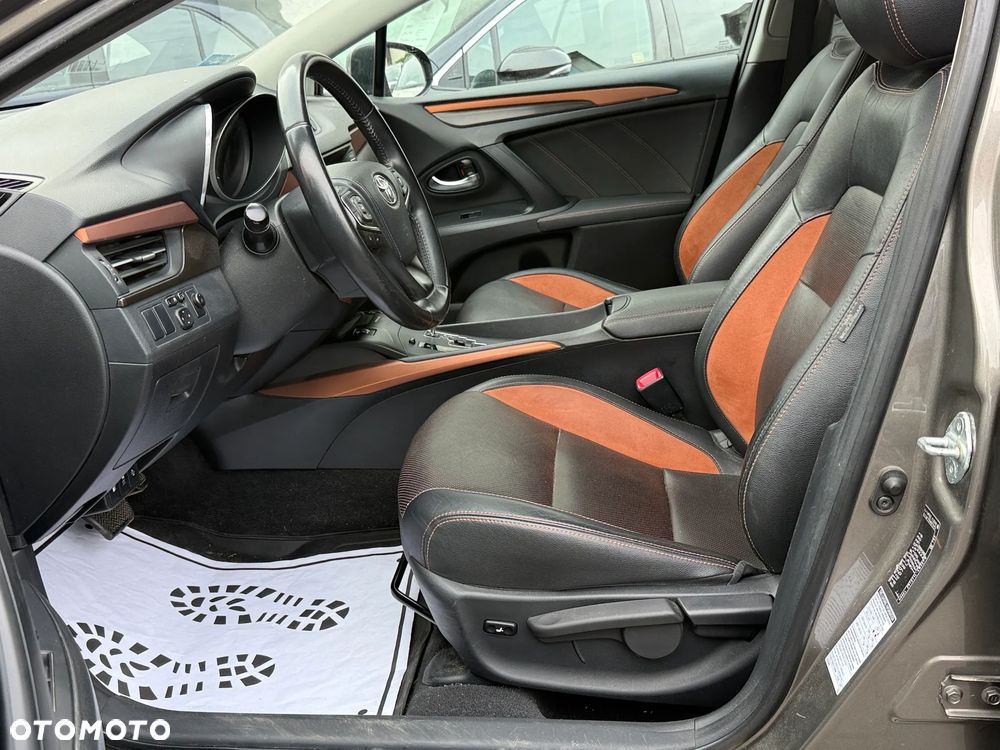 Toyota Avensis 1.8 Premium MS - 14