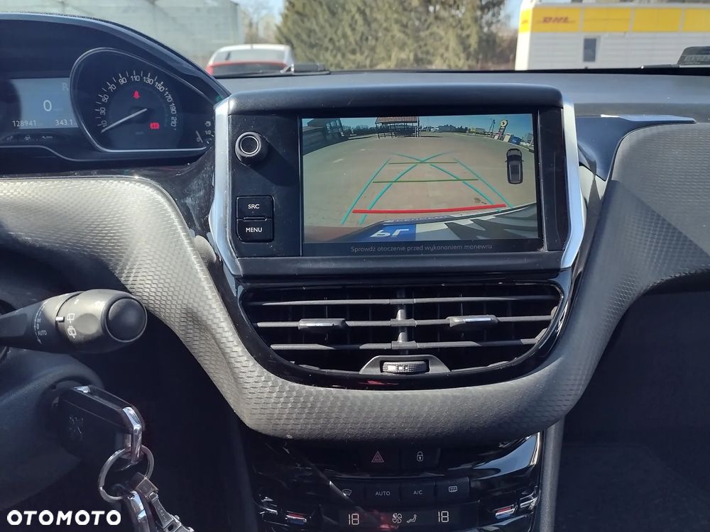 Peugeot 2008 1.2 PureTech Allure S&S EAT8 - 11