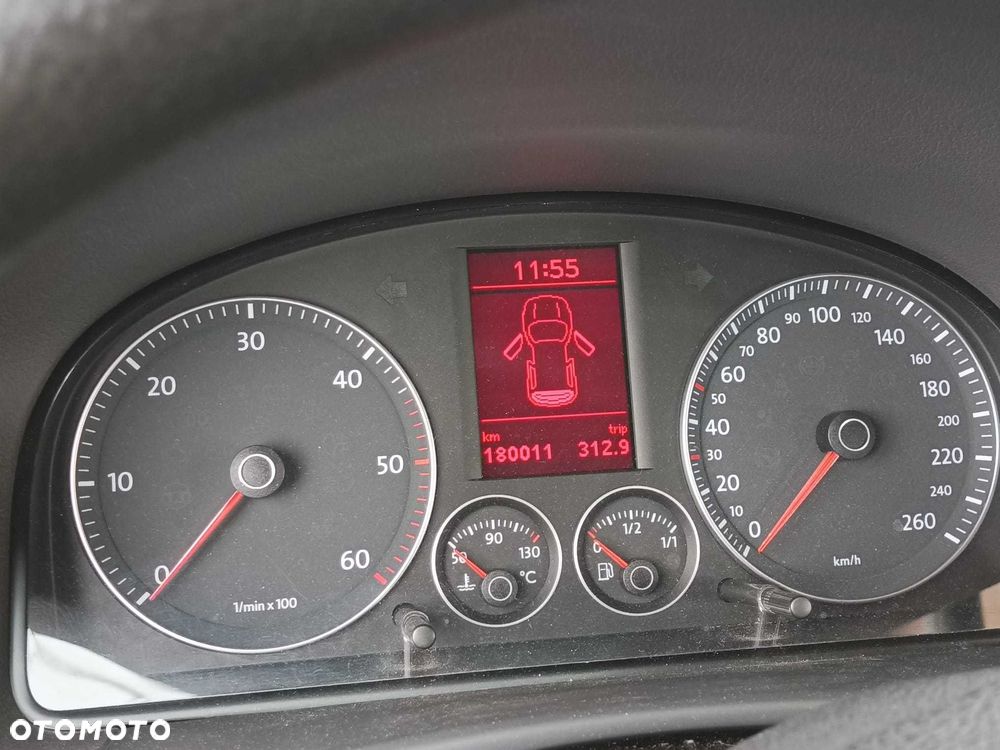 Volkswagen Touran - 5