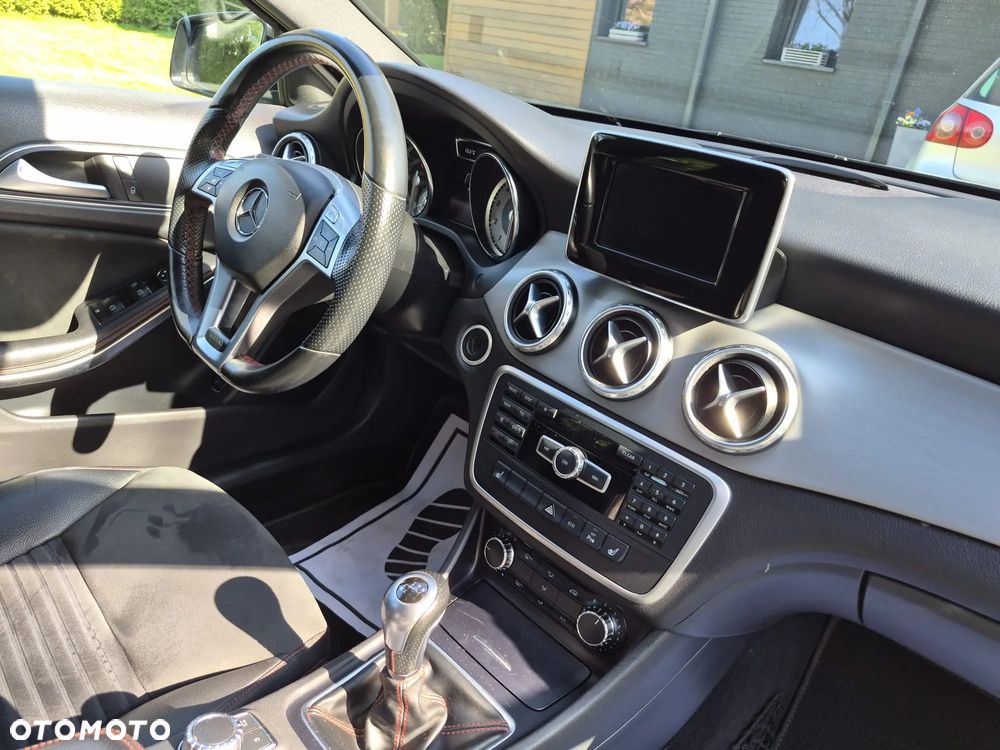 Mercedes-Benz GLA 200 AMG Line - 8