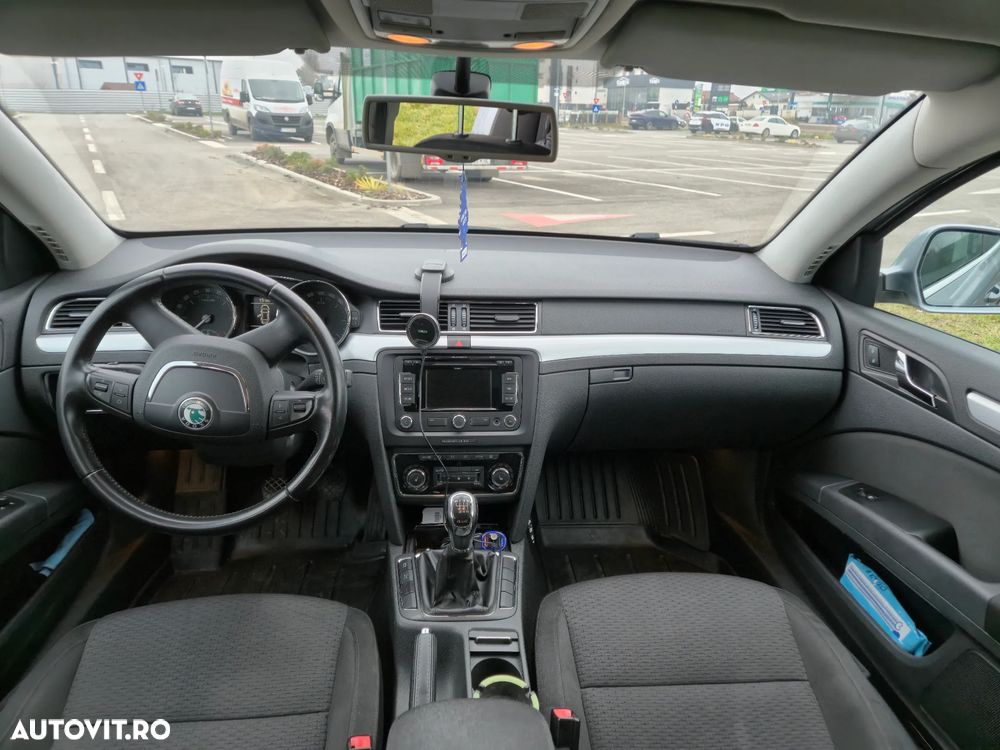 Skoda Superb 2.0 TDI 4X4 Elegance - 25