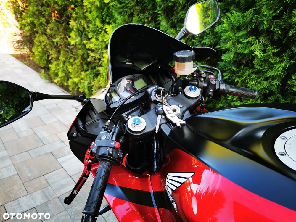 Honda CBR - 12