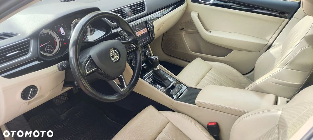 Skoda Superb 2.0 TDI L&K DSG - 20
