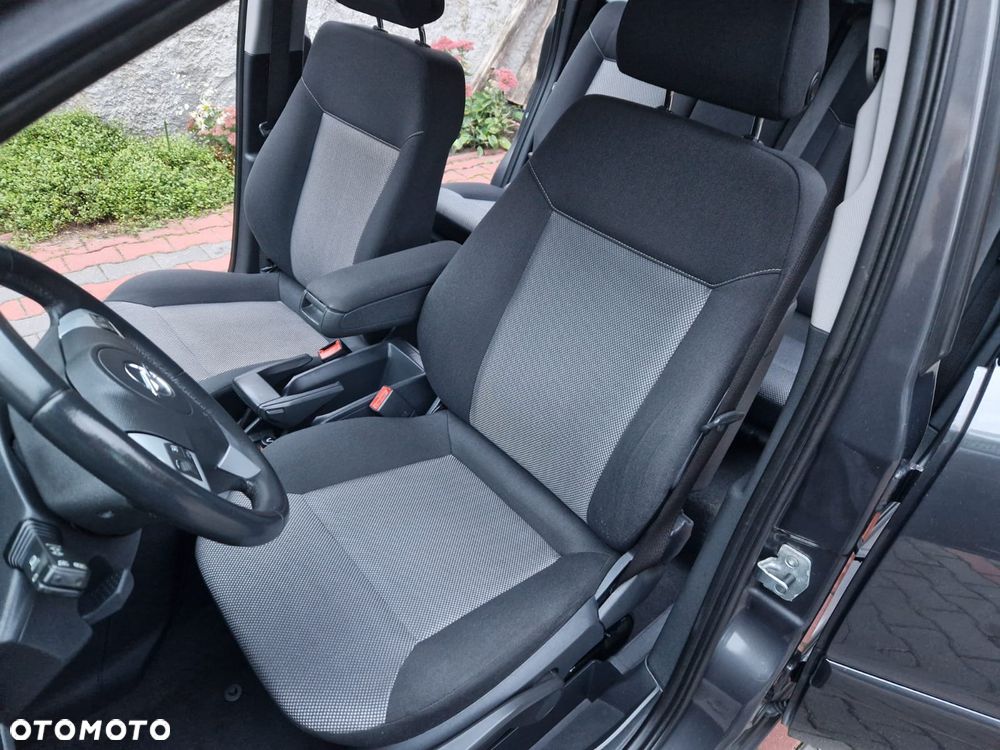 Opel Zafira - 11