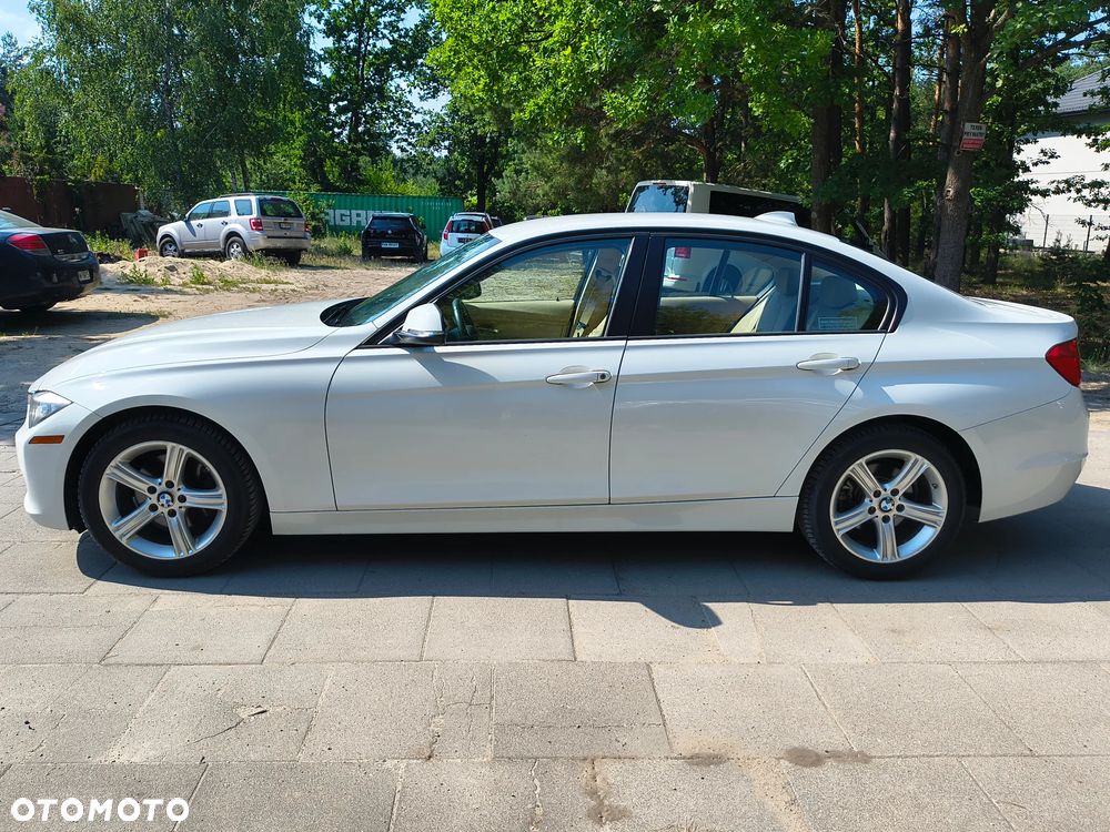 BMW Seria 3 320i Sport-Aut Luxury Line - 11