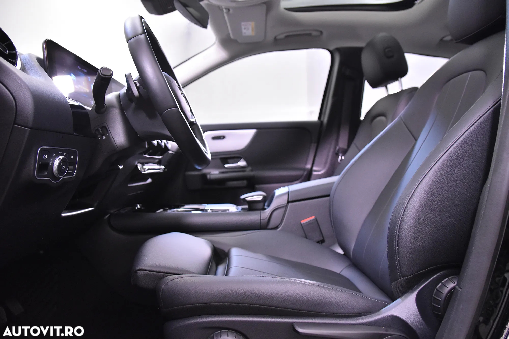 Mercedes-Benz GLA 250 4Matic 8G-DCT - 25