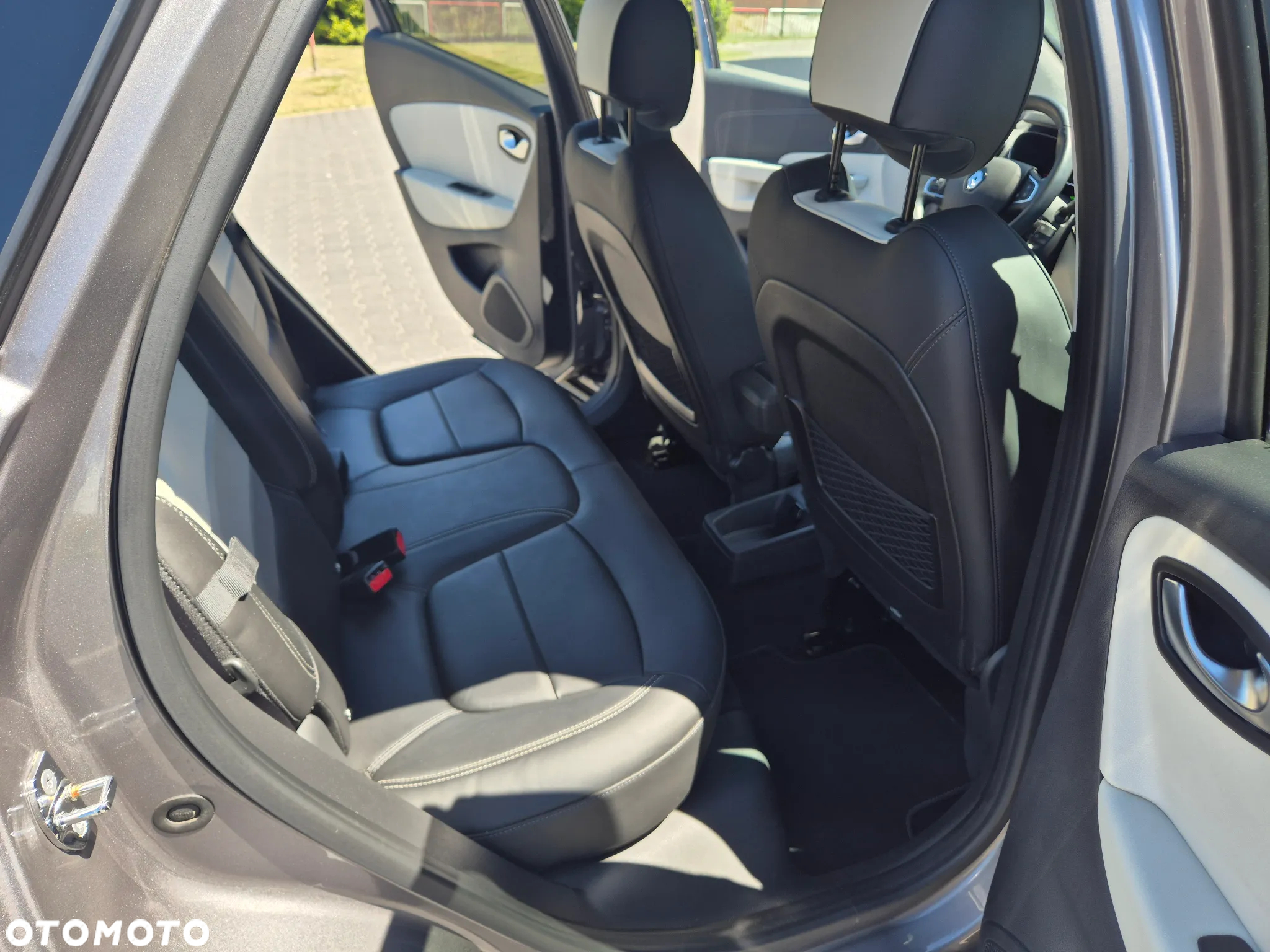 Renault Captur 1.3 TCe Intens EDC - 10