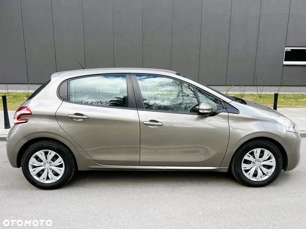 Peugeot 208 - 26