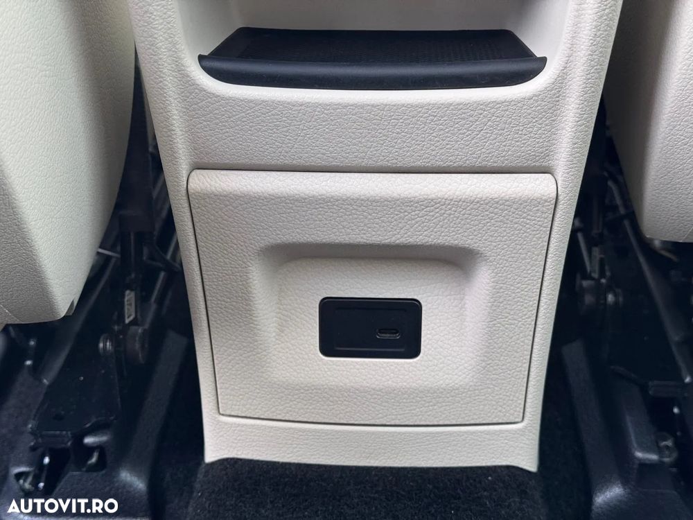 Mercedes-Benz EQB - 29