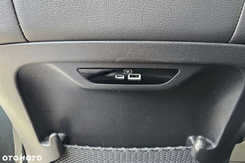 Chrysler Pacifica - 34