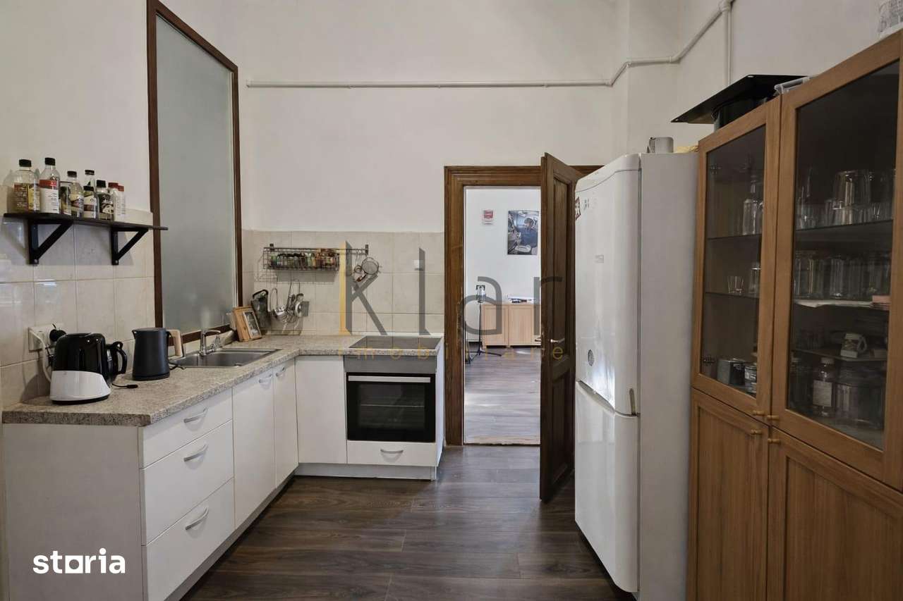 Apartament spatios cu 4 camere in inima orasului — fotografia 3