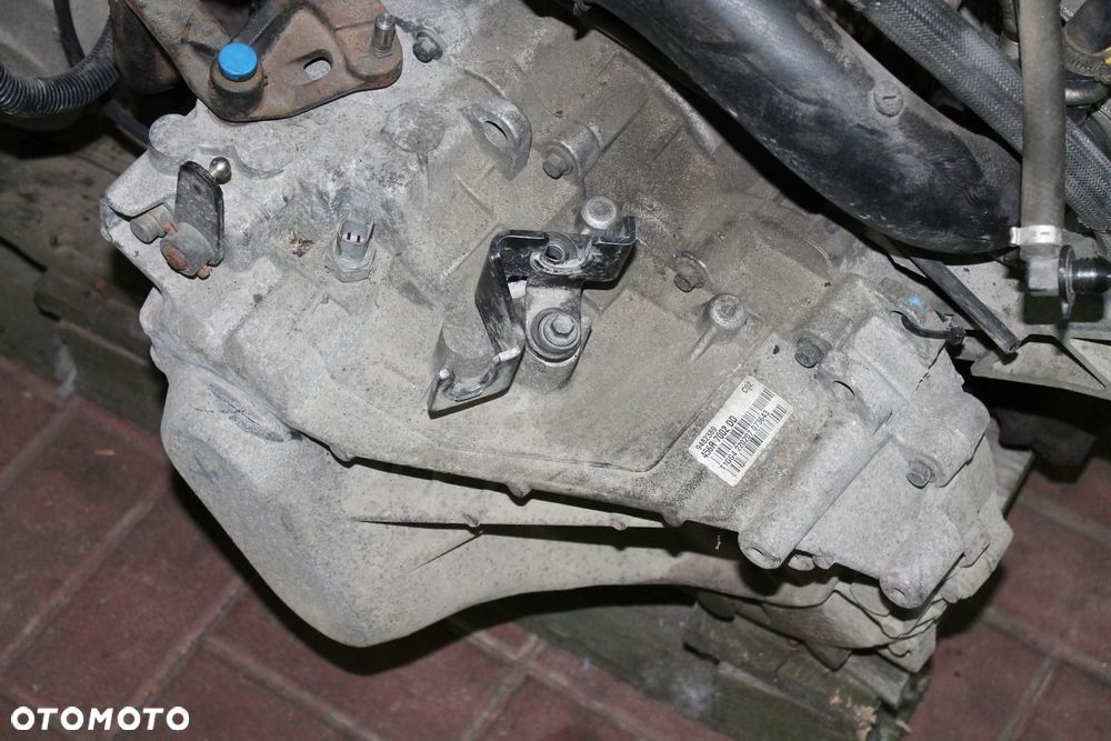 VOLVO V70 S60 2.4D / D5 SKRZYNIA MANUAL 9482389 - 1