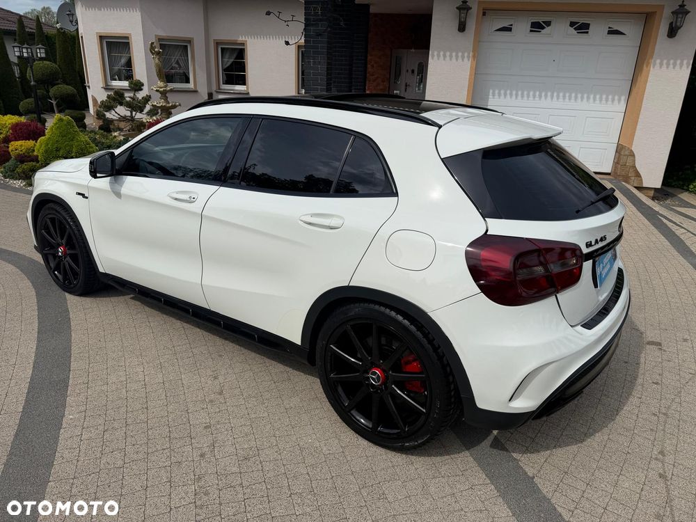 Mercedes-Benz GLA 45 AMG 4Matic 7G-DCT - 22