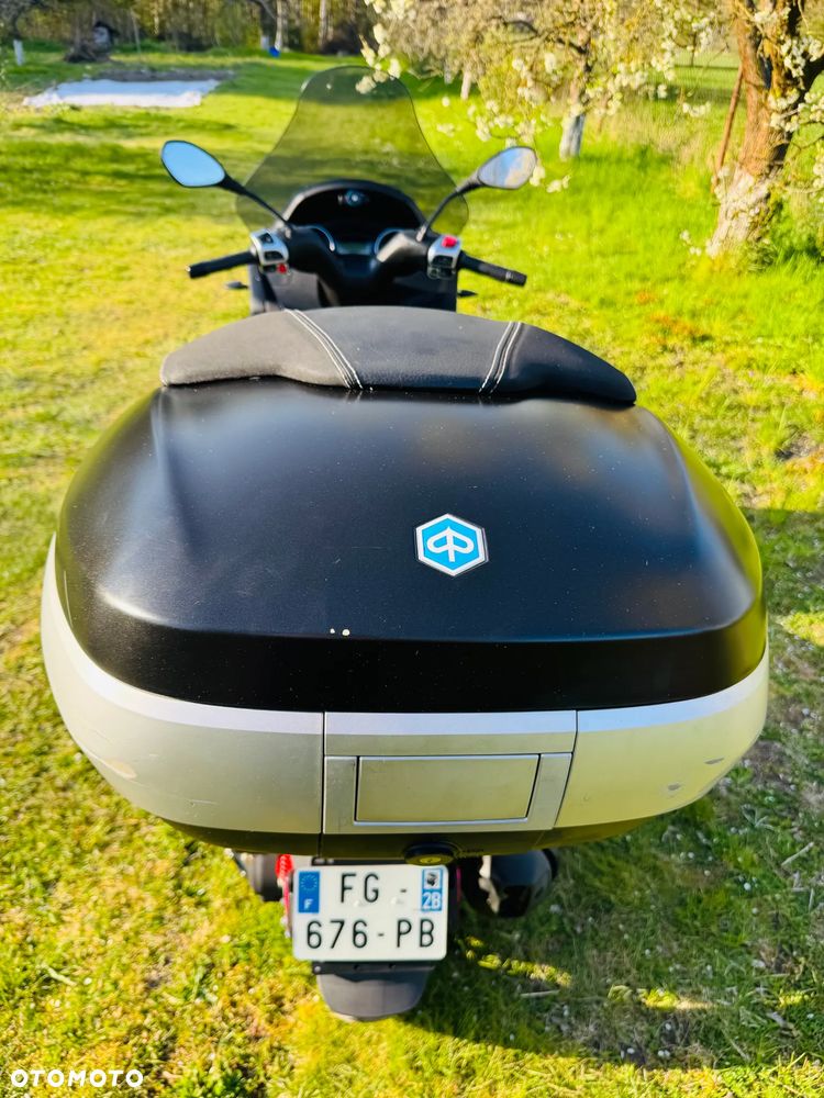 Piaggio MP-3 - 24