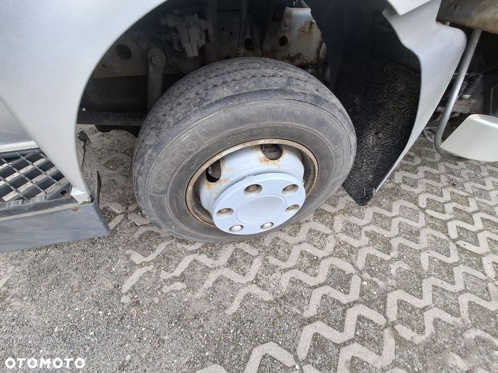 Renault - 8