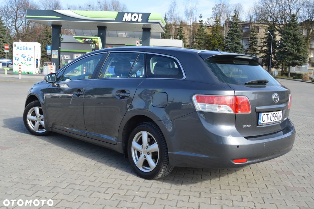 Toyota Avensis 2.0 D-4D Sol - 4