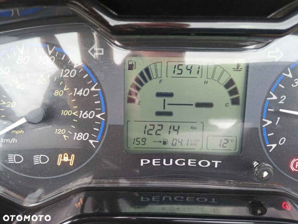 Peugeot Metropolis - 2