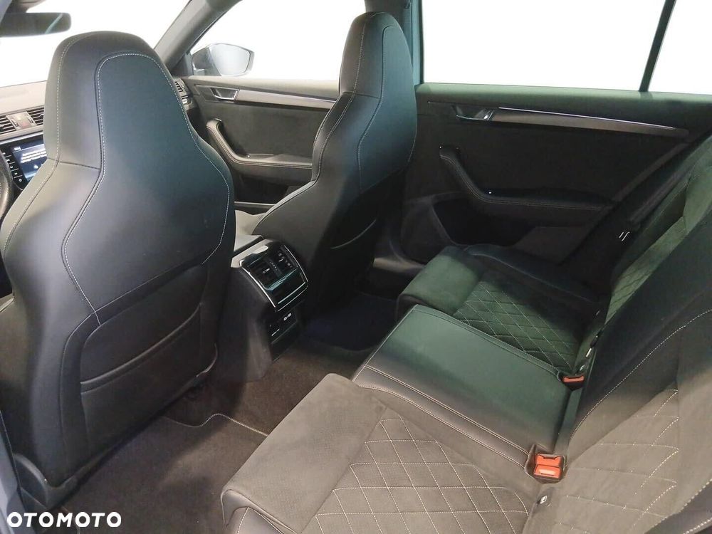 Skoda Superb 2.0 TDI SCR 4x4 Sportline DSG - 8