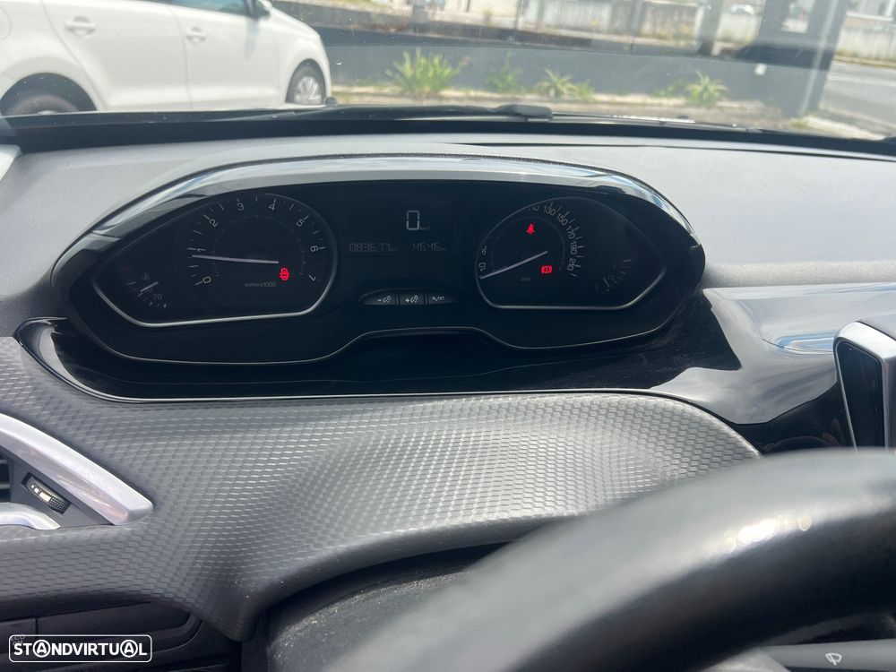 Peugeot 2008 1.2 PureTech Style - 22