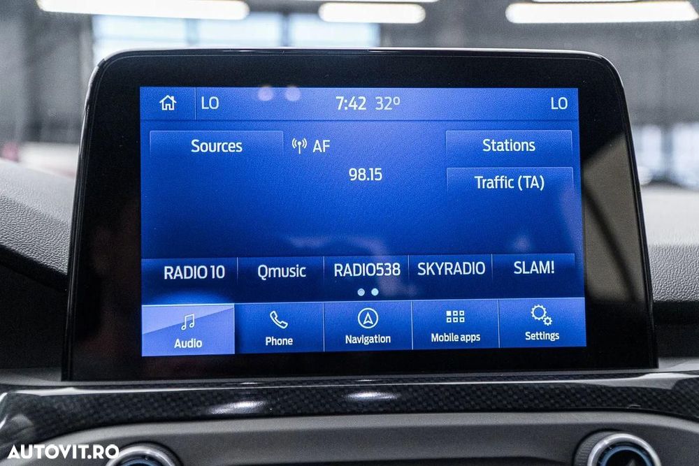 Ford Focus 1.0 EcoBoost 6MT MHEV ST-Line X - 27