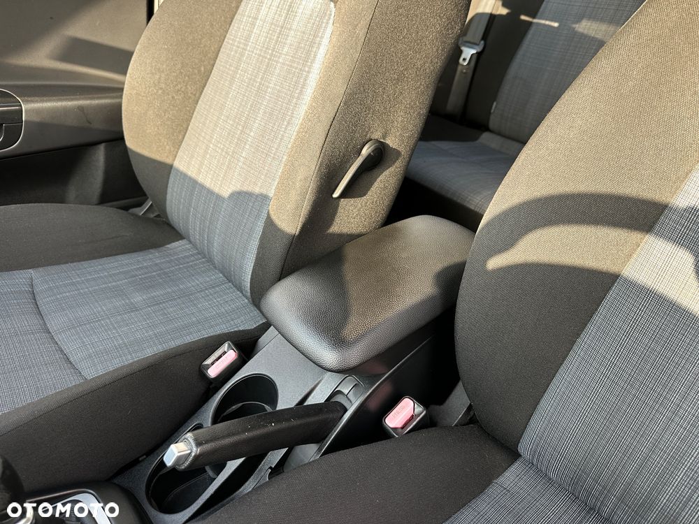 Kia Ceed - 29