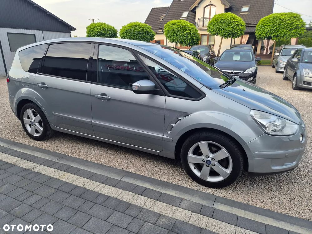 Ford S-Max - 11